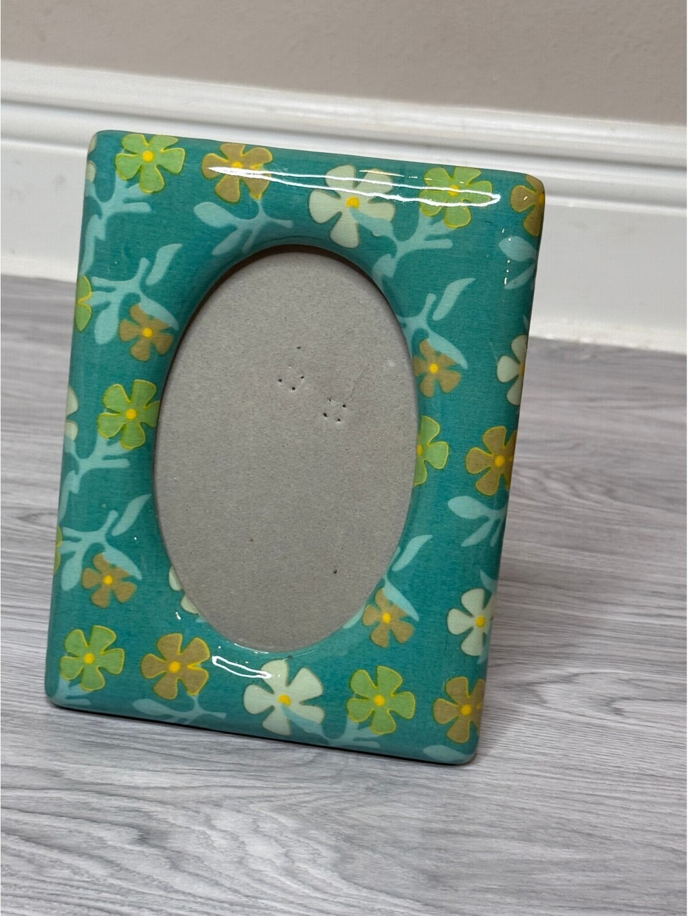 Retro Floral Picture Frame Teal Green with Oval Opening
